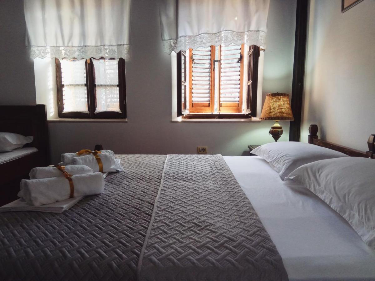 Timo'S Guest House Berat Exterior photo